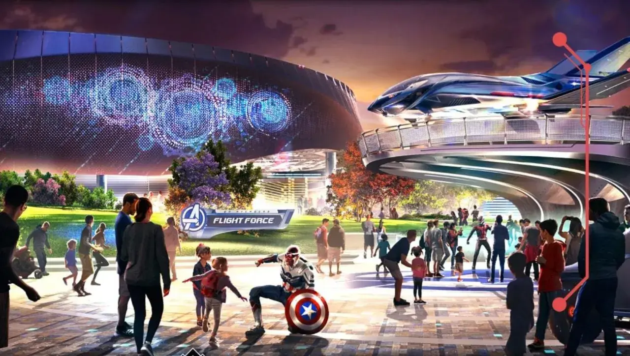 Im Disneyland Paris Avengers Campus, Captain America posiert mit seinem Schild, während ein futuristisches Flugzeug über den Köpfen der Besucher schwebt.