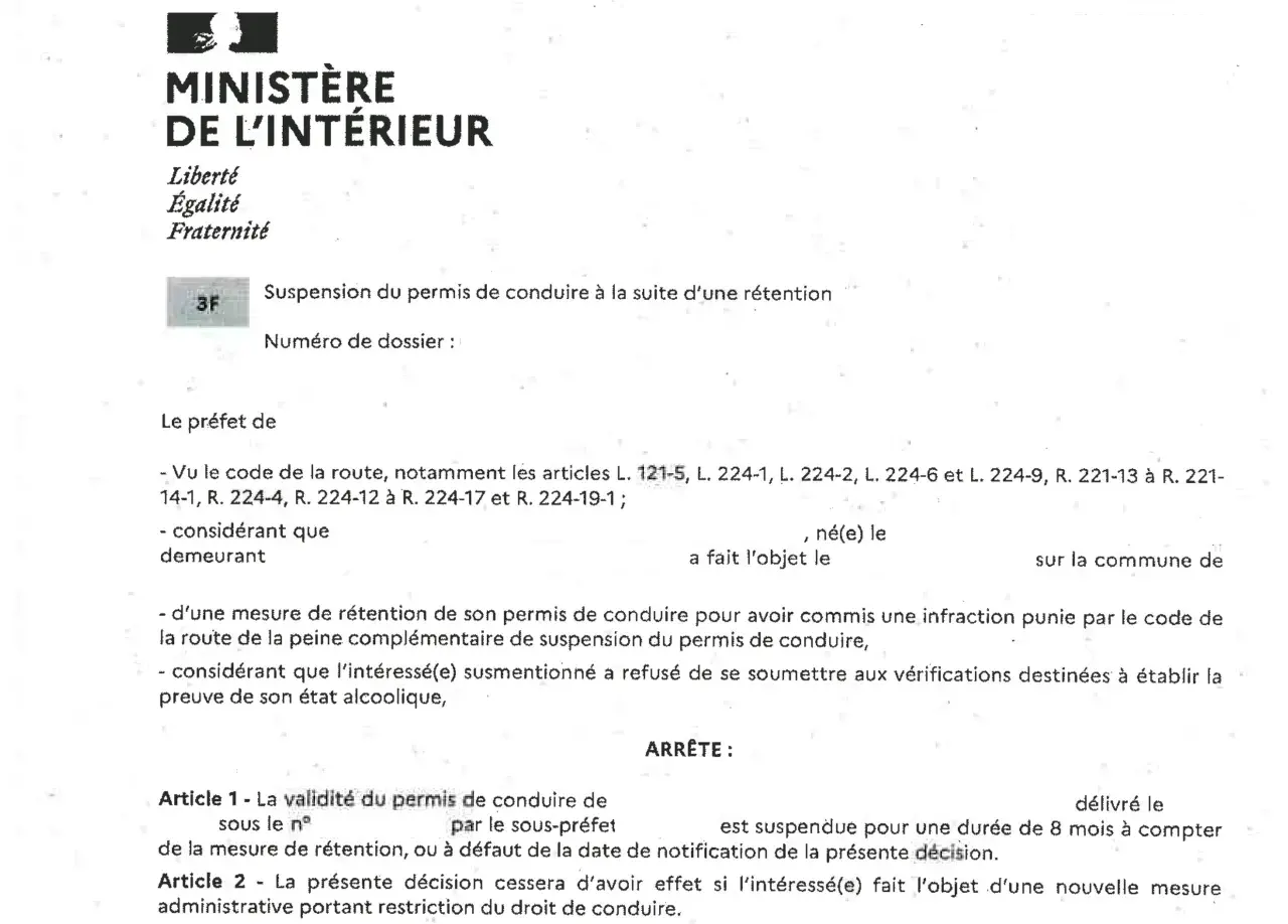 Décision du ministère de l'Intérieur concernant la suspension du permis de conduire suite à une rétention, mentionnant un vice de procédure.