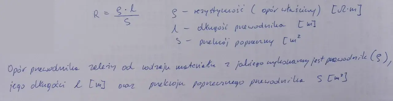 Ręcznie napisany wzór na opór elektryczny R = ρ·l/S z definicjami symboli.