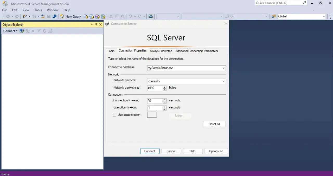 Okno dialogowe "Połącz z serwerem" w SQL Server Management Studio, gdzie ustawiasz parametry połączenia z bazą danych.
