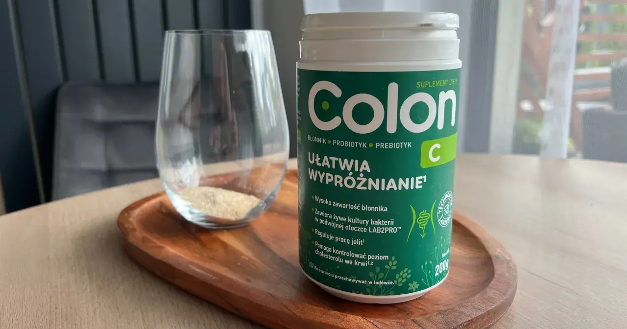 Suplement diety Colon ułatwia wypróżnianie i dba o pracę jelit. Zawiera błonnik, probiotyk i prebiotyk.