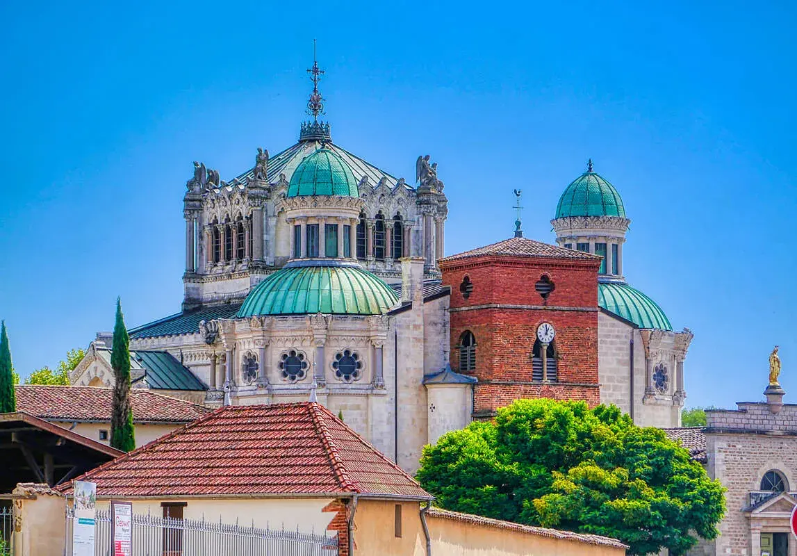Sanktuarium w Ars Francja: Historia i tajemnice św. Jana Vianney'a