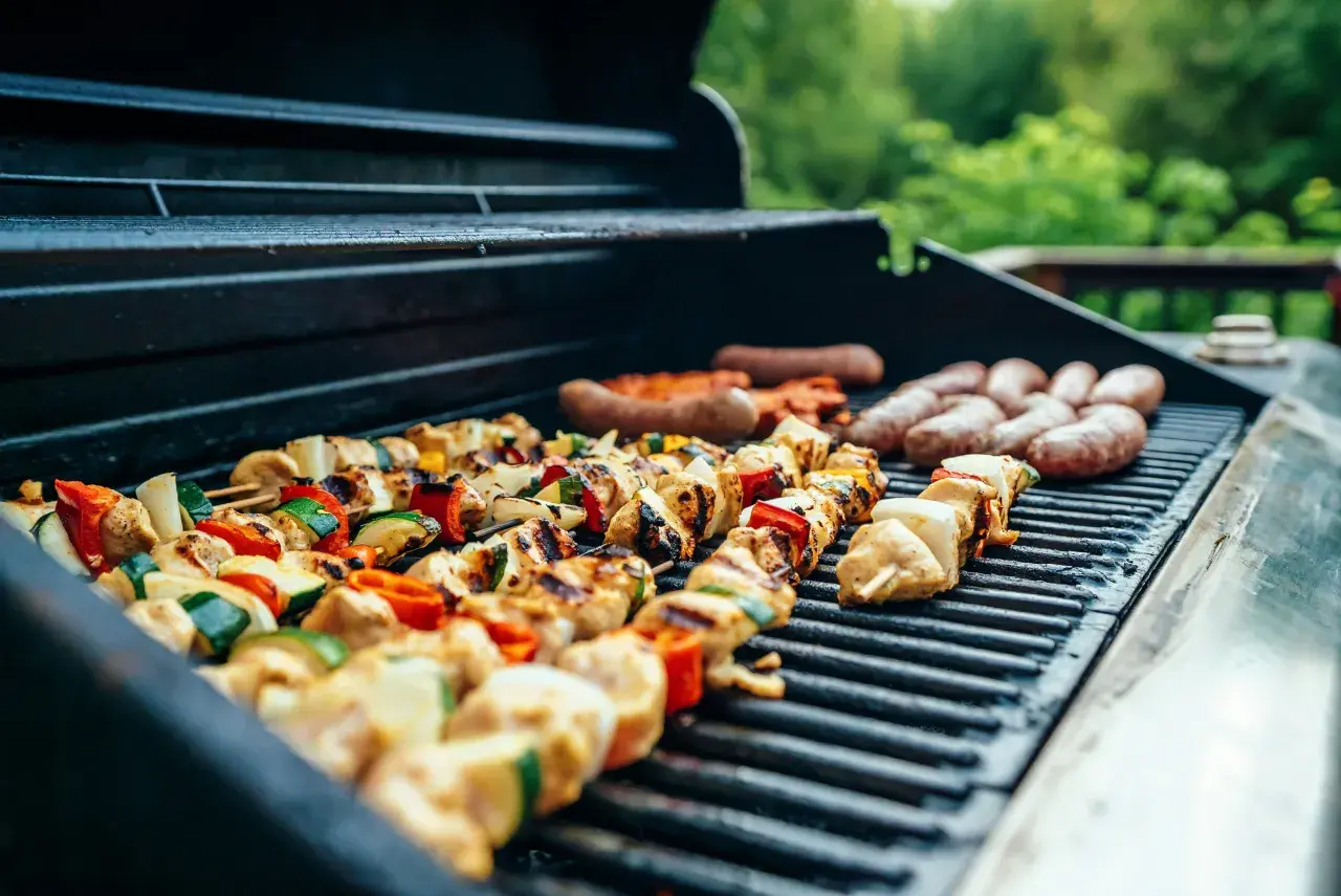 Grill Bar Posterunek w Krakowie – smaczne dania i wyjątkowe grillowanie