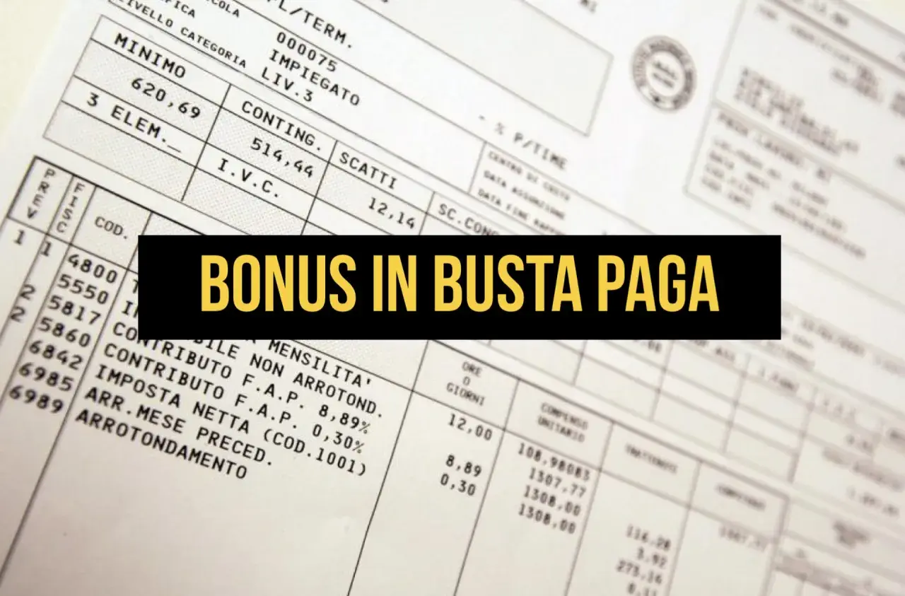 Busta paga con la scritta "BONUS IN BUSTA PAGA". Un promemoria che il 4 novembre è festività non goduta.