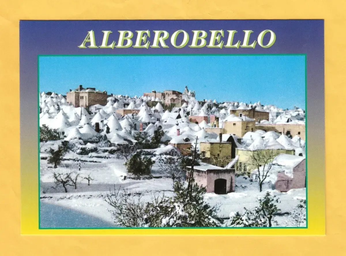 Alberobello, un incanto innevato. La storia dei trulli, un paesaggio fiabesco sotto la neve.