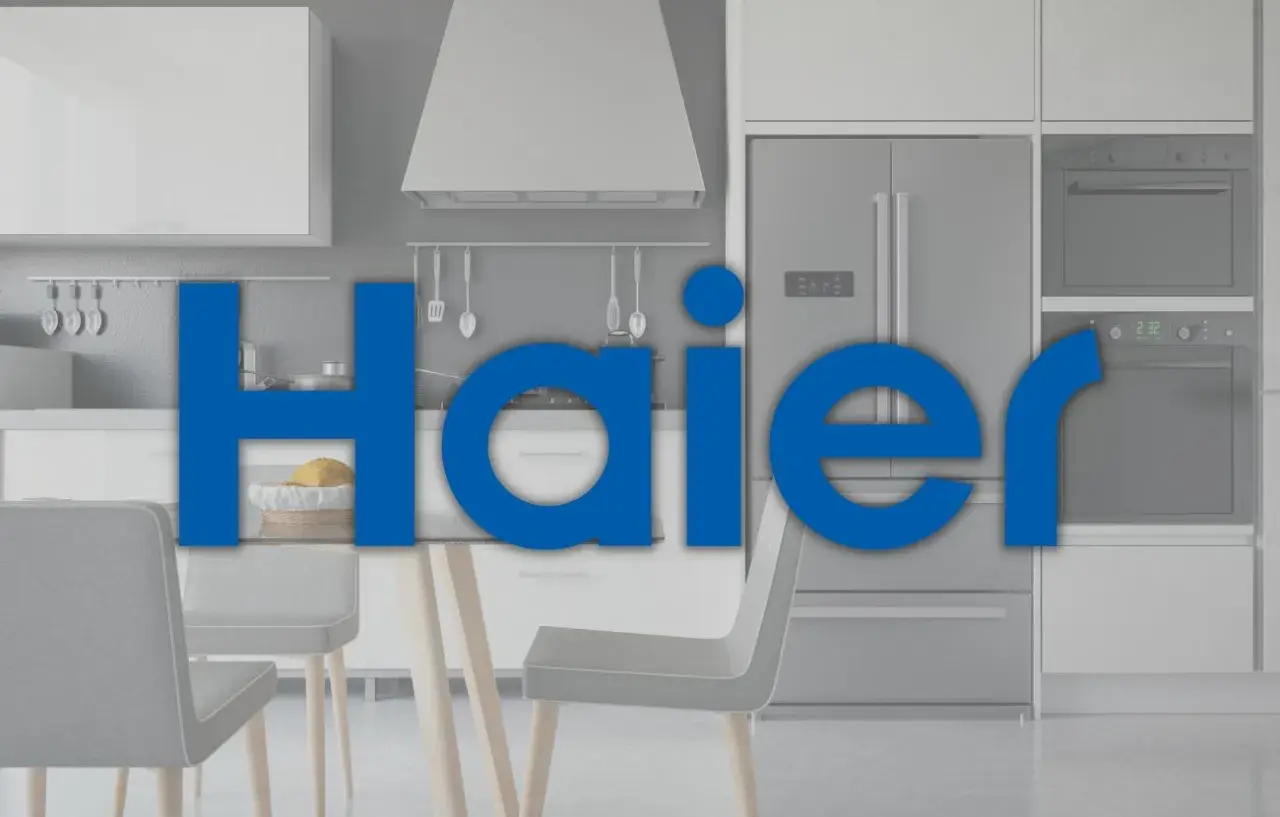 Nowoczesna kuchnia z lodówką i piekarnikami Haier. Haier co to za firma? To producent sprzętu AGD.