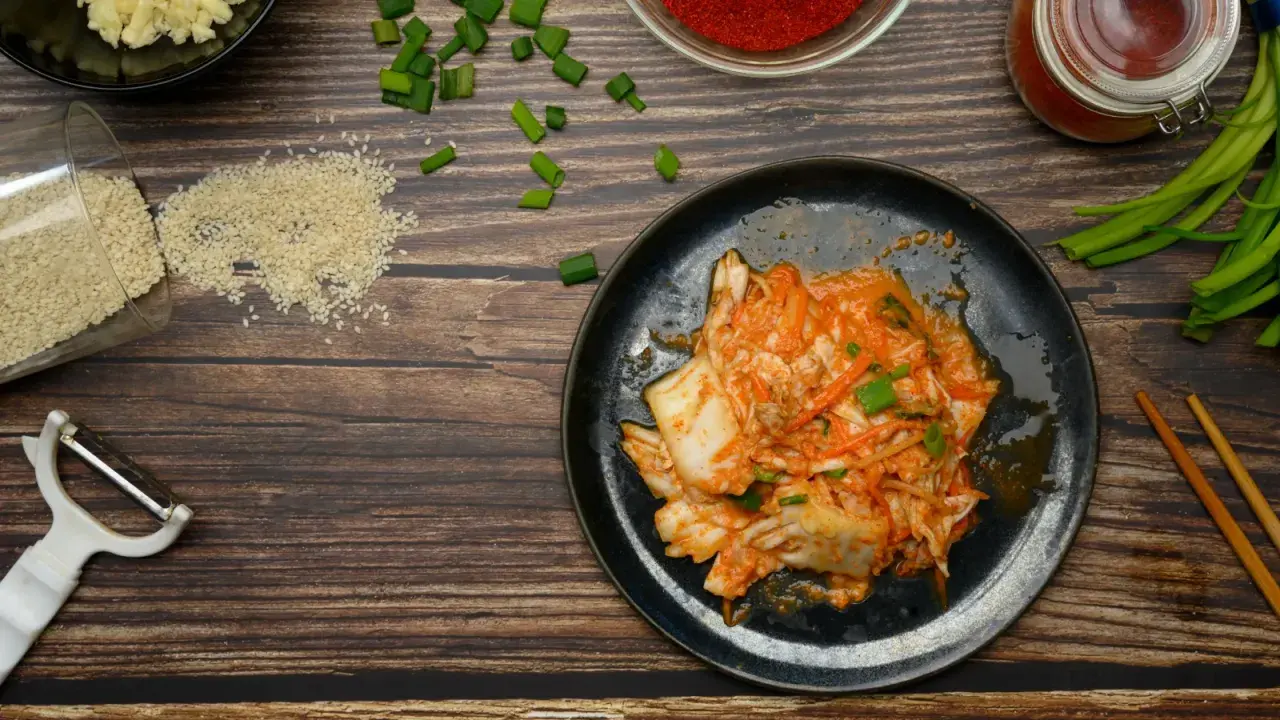 Domowe kimchi: Jak przygotować idealny koreański smak krok po kroku.