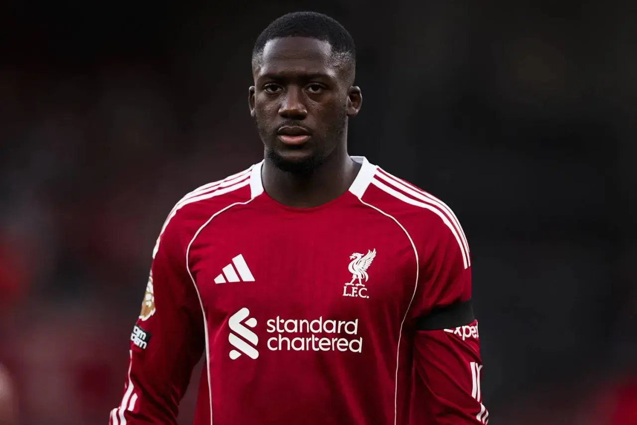 Fußballspieler Ibrahima Konaté im roten Liverpool-Trikot.