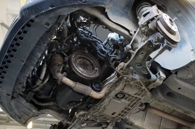 Jak wymontować rozrusznik Toyota Avensis T25 - poradnik dla początkujących