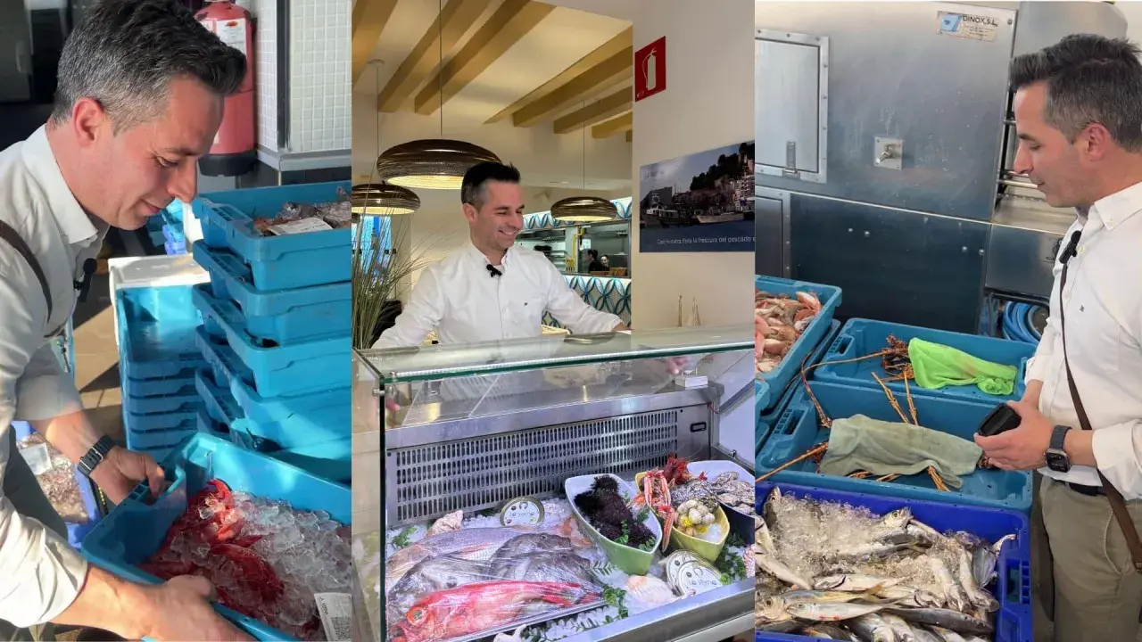 Hombre revisa cajas de pescado fresco, parte de la pesca trasmallo, listo para exhibir en el restaurante.
