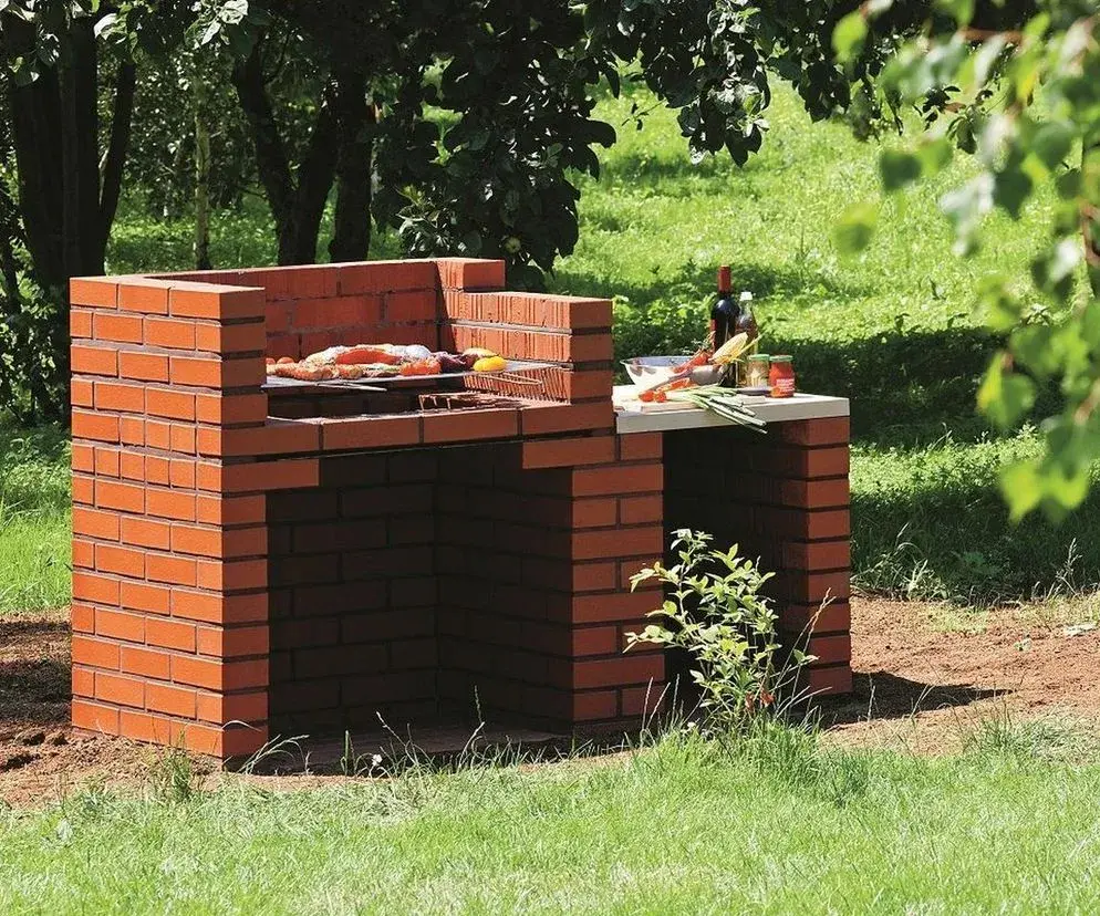 Budowa grilla murowanego: Zrób to sam i oszczędź!