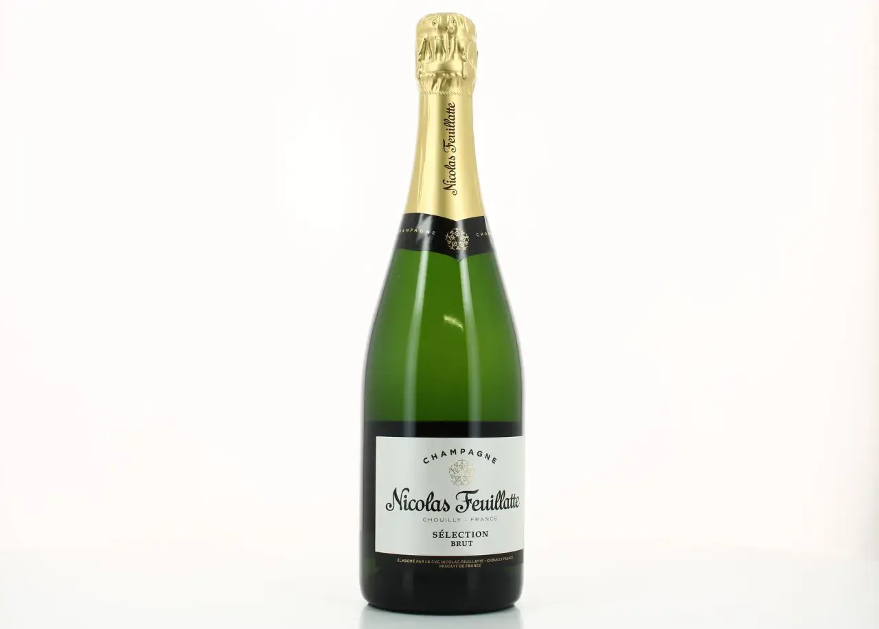 Bouteille de champagne Nicolas Feuillatte, Sélection Brut. Un avis sur ce champagne ? Il est prêt à être dégusté.