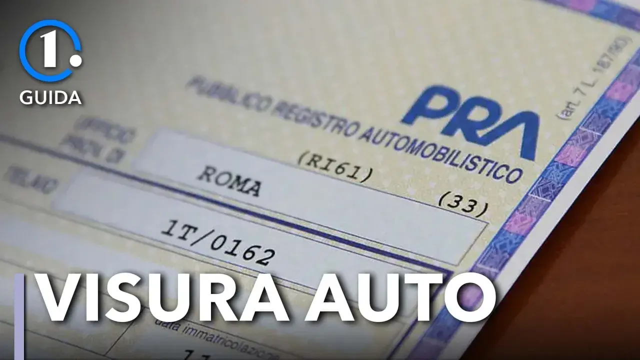 Documento di visura auto con dati del PRA, targa macchina e informazioni di immatricolazione.