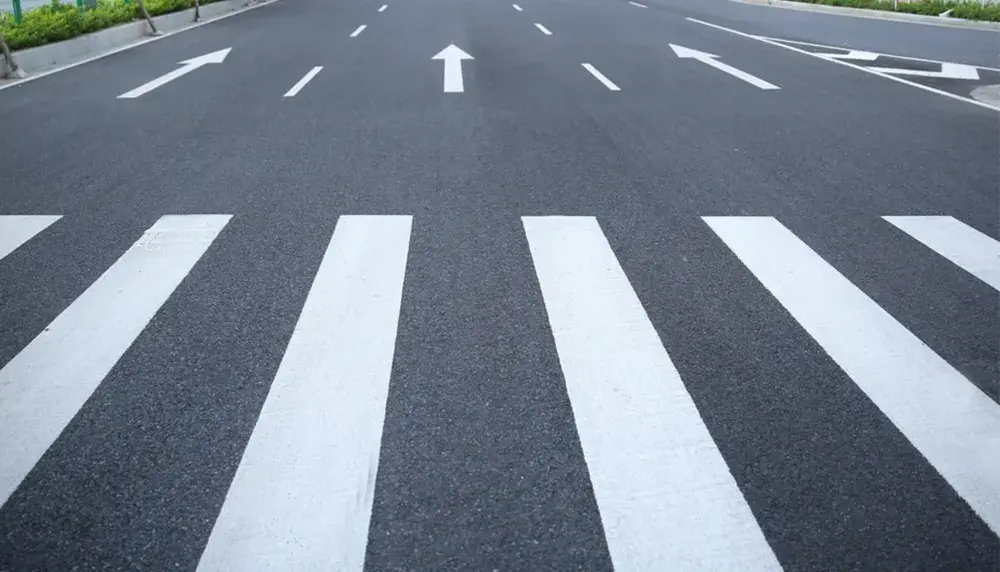 Jak malować pasy na drodze - uniknij najczęstszych błędów i kosztów