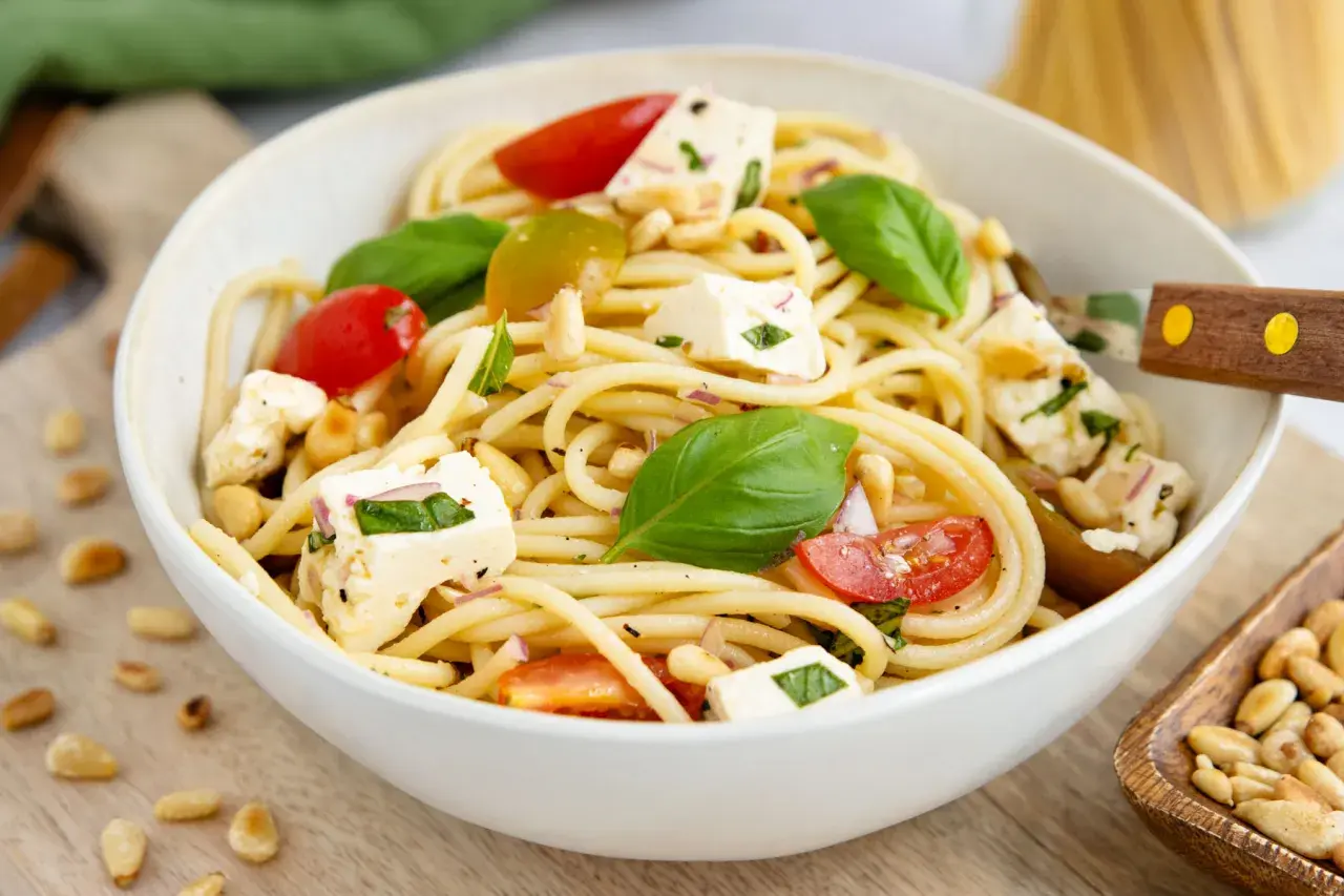 Spaghettisalat Rezept: Einfach, lecker & perfekt für jede Party