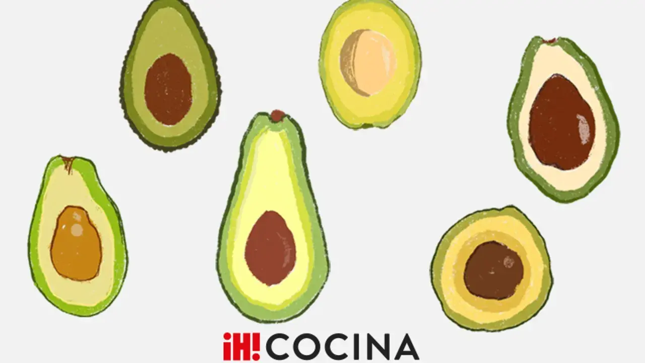 Ilustración de varios tipos de aguacate cortados por la mitad, mostrando sus diferentes formas y tamaños.