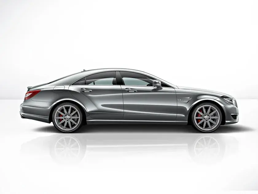 Mercedes CLS 63 AMG Coupe - moc, osiągi i porównania z S