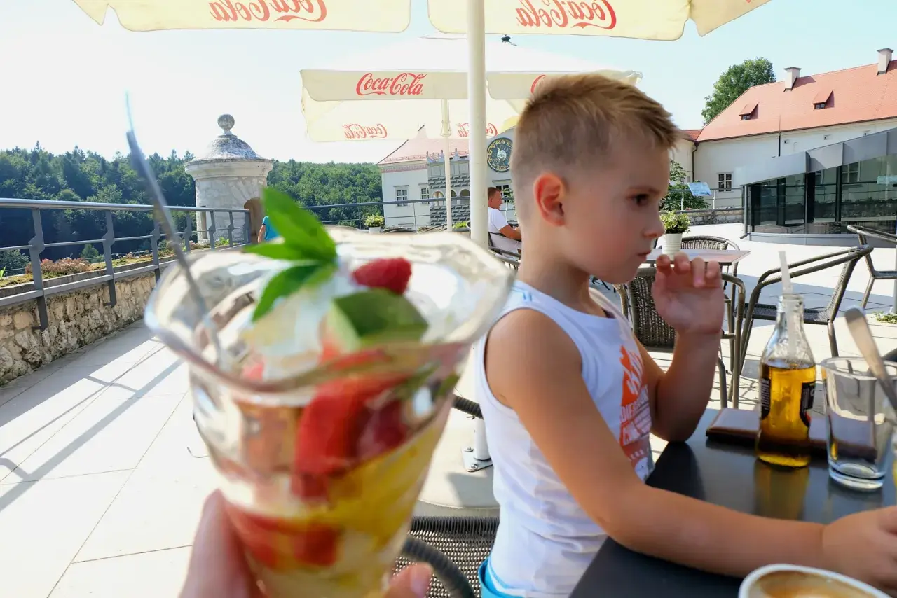 Ojców gdzie zjeść – najlepsze miejsca na posiłek w sercu parku