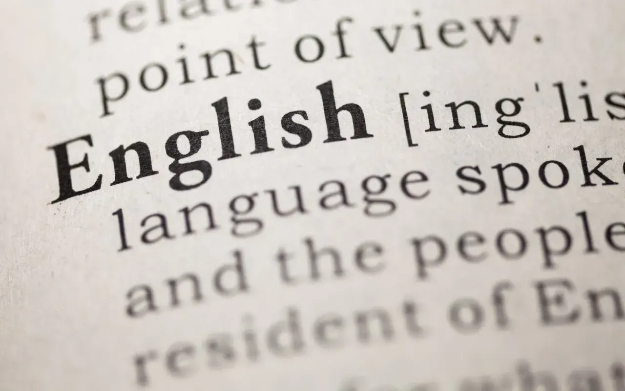 Słowo "English" z definicji. Idealne do przygotowań do matury ustnej angielski rozszerzony.