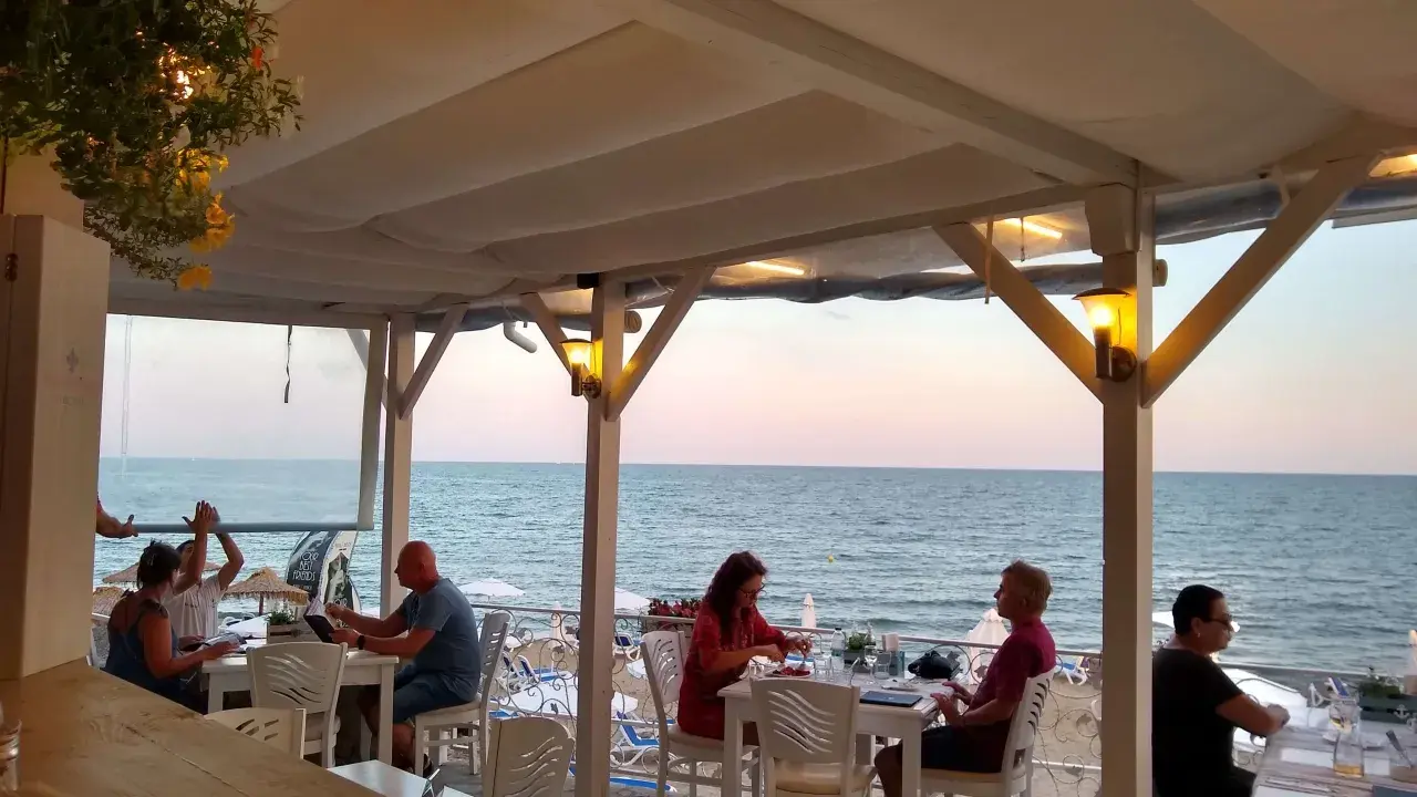 Gdzie zjeść w Nessebarze? Najlepsze restauracje i smaki na miejscu