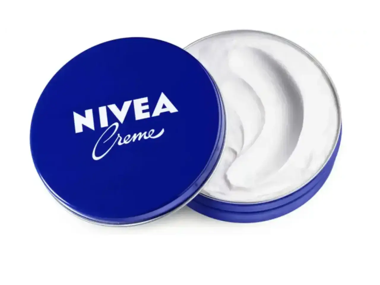 Crema Nivea lata azul, a pesar de su fama, puede ser mala para pieles sensibles.