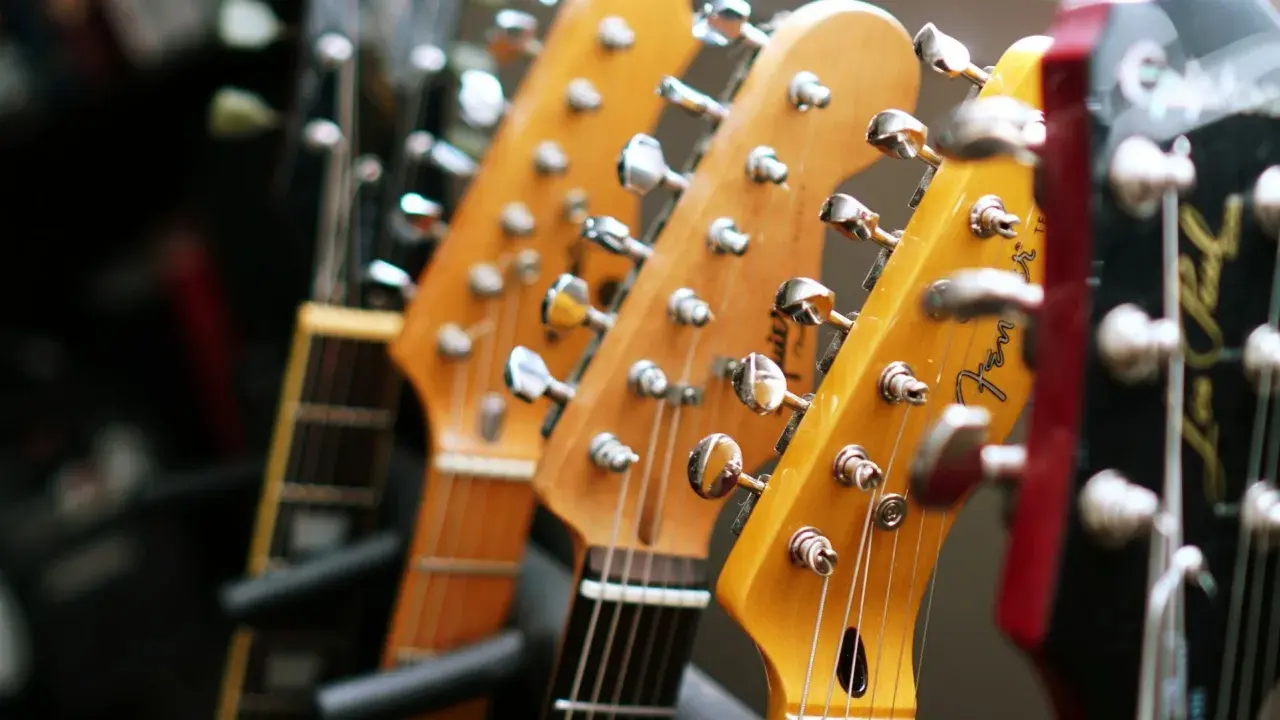 Pierwsza gitara elektryczna: Gdzie kupić i na co zwrócić uwagę?