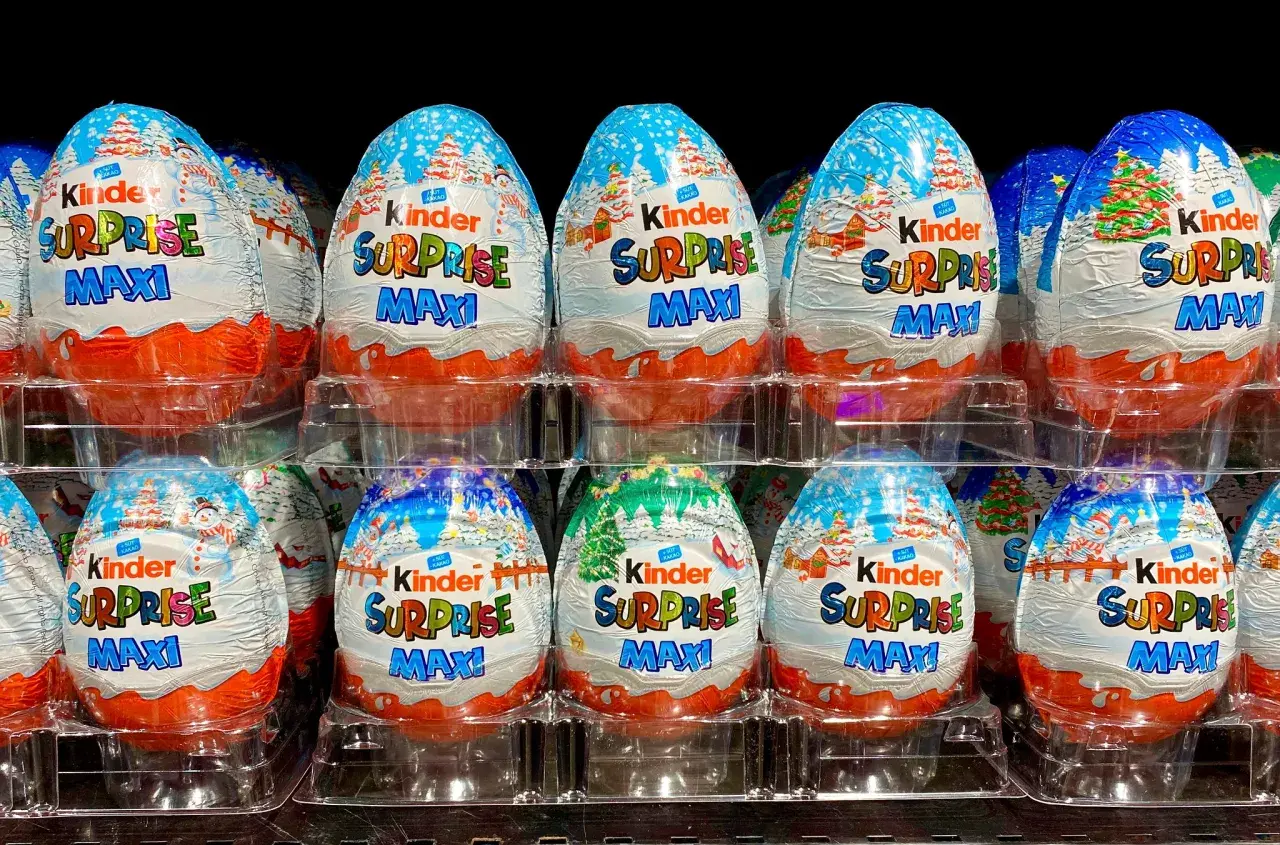 Dlaczego kinder niespodzianka jest zakazana w USA? Oto niebezpieczeństwa