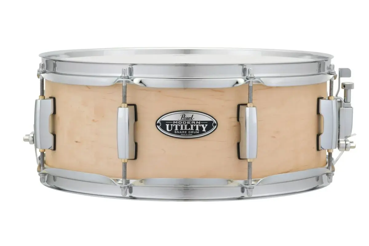 Jasny werbel Pearl Modern Utility. To instrument perkusyjny, który nadaje rytm.