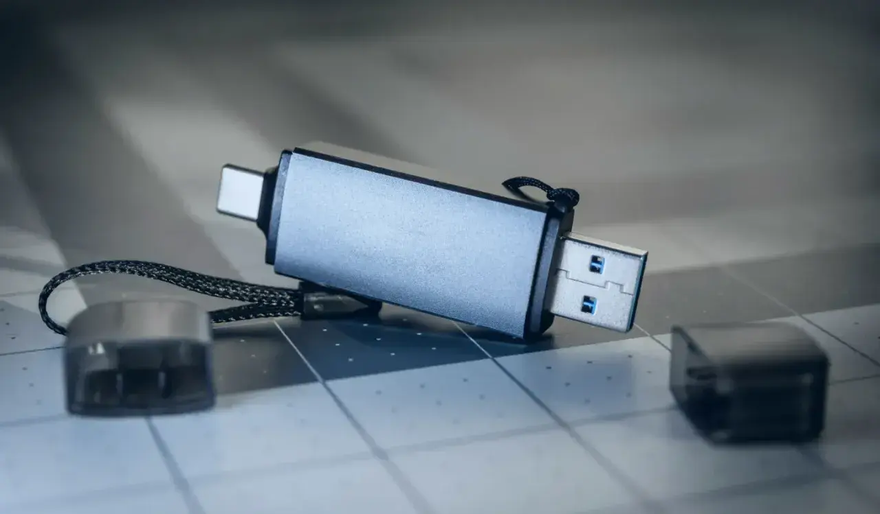 Jak odzyskać dane z pendrive - skuteczne metody przywracania plików