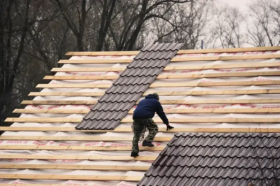 Jakie łaty pod dachówkę wybrać: parametry i wymiary dla trwałego dachu