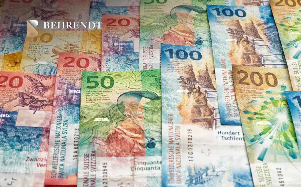 Kredyt frankowy mBank: Spłata CHF vs PLN Która opcja jest tańsza?