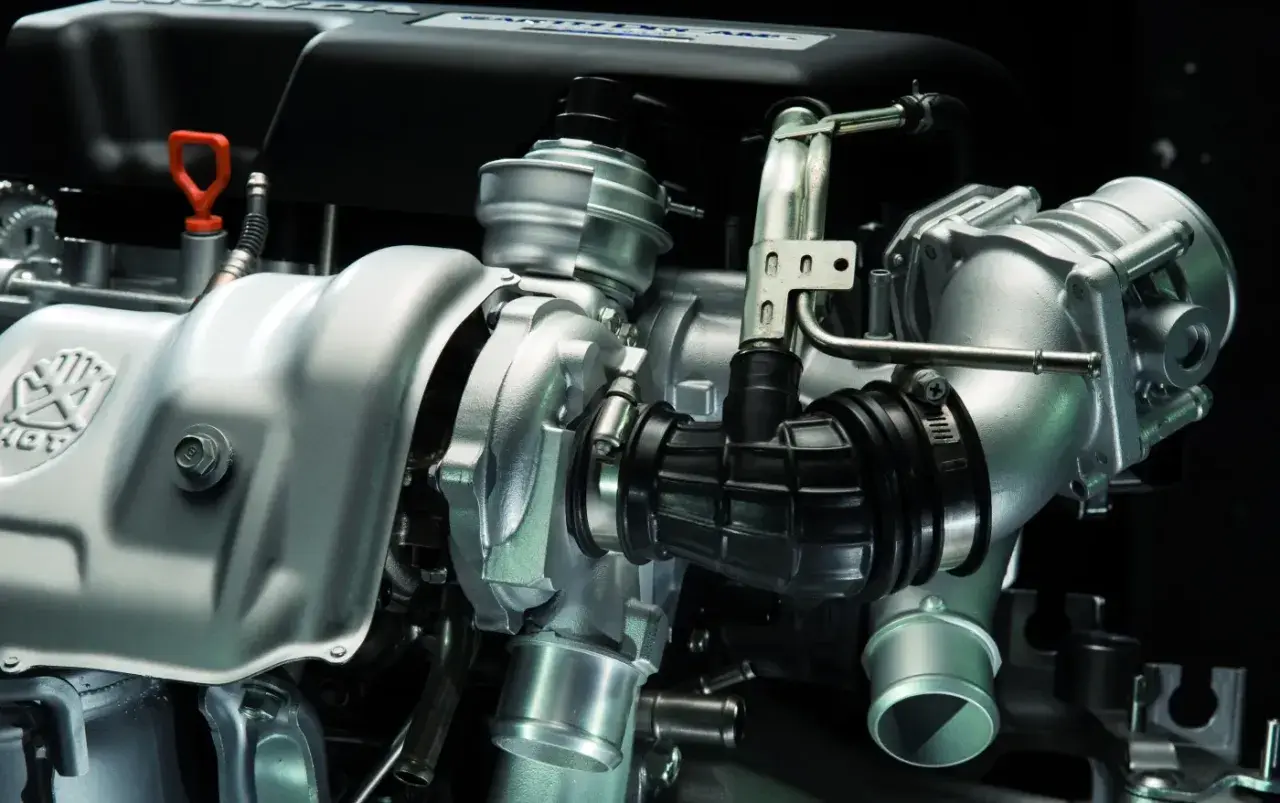 Detale turbosprężarki w silniku diesla. Zastanawiasz się, przy jakich obrotach załącza się turbina w dieslu? Ten element jest kluczowy dla mocy.