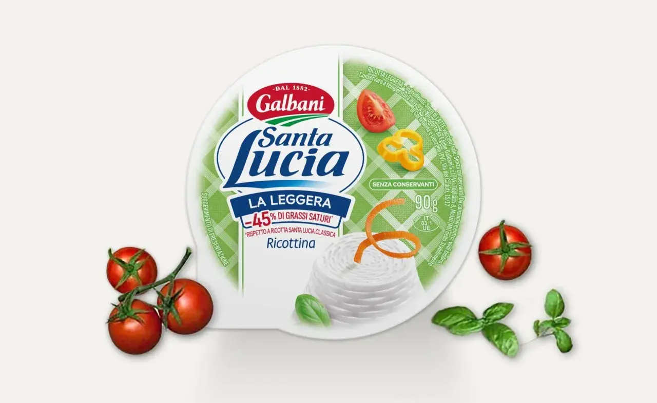 Ricotta Santa Lucia "La Leggera" 90g, ideale per chi è a dieta, con pomodorini e basilico.