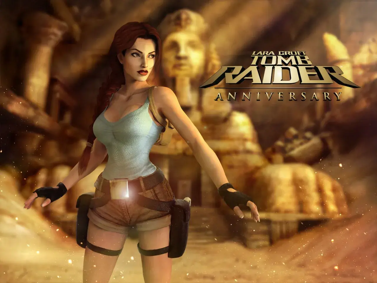 Lara Croft w skąpym stroju, gotowa na przygodę w "Tomb Raider Anniversary spolszczenie". W tle piramidy i Sfinks.