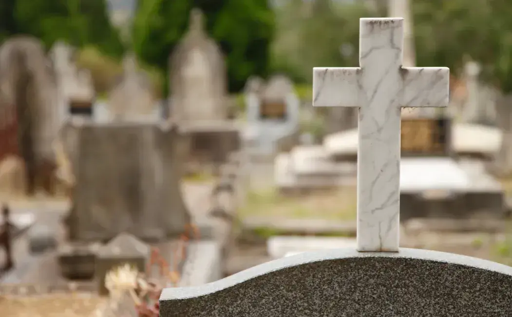 Ile kosztuje miejsce na cmentarzu w Siedlcach? Sprawdź ceny i opłaty