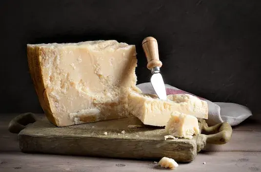 Jak zrobić parmezan w domu – krok po kroku do idealnego smaku