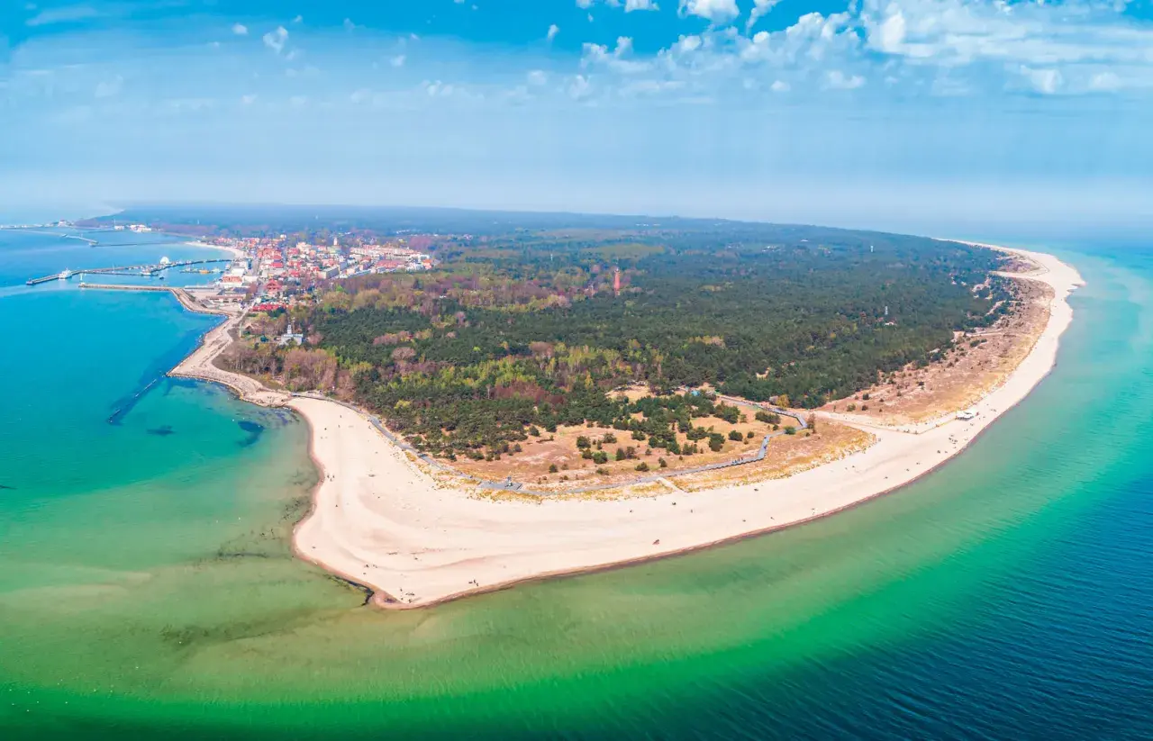 Półwysep Helski ile km? Poznaj jego długość i tajemnice!