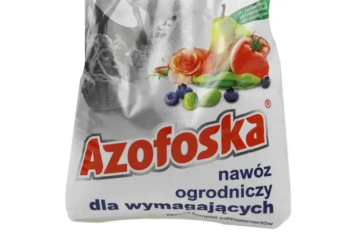 Azofoska nawóz ogrodniczy dla wymagających. Skład: komplet mikroelementów. Idealny do kwiatów, owoców i warzyw.