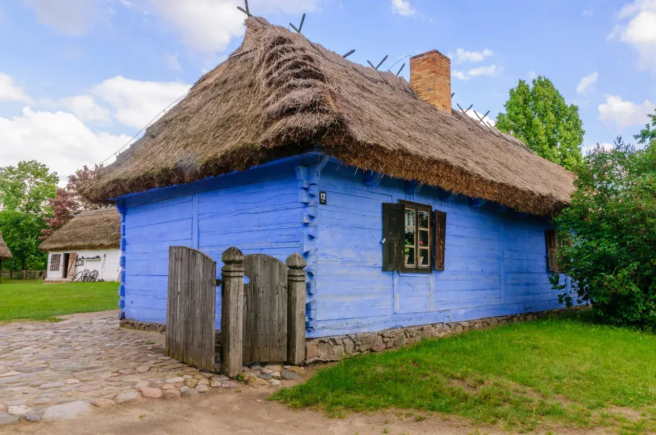 Skansen w Polsce: Odkryj fascynujące miejsca pełne historii