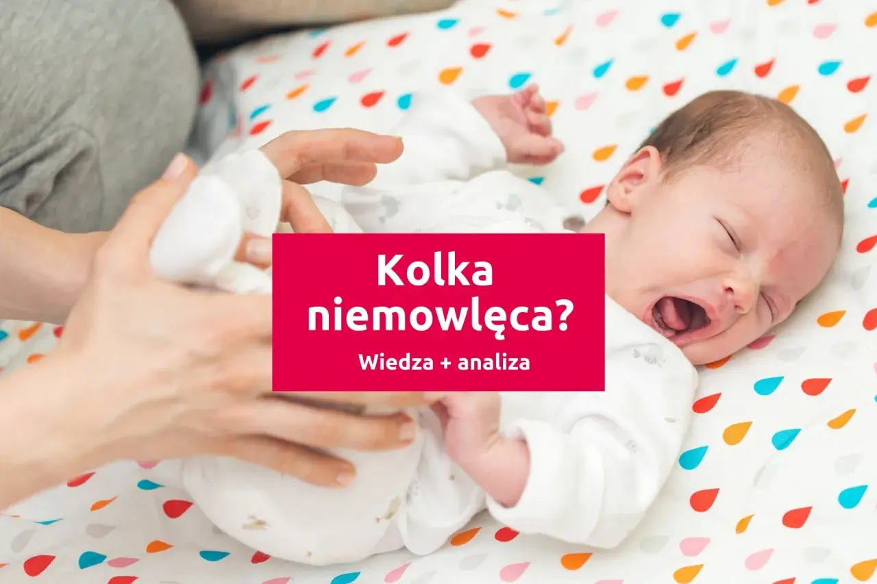 Płacz noworodka, który może oznaczać kolkę niemowlęcą. Rodzic próbuje uspokoić dziecko.