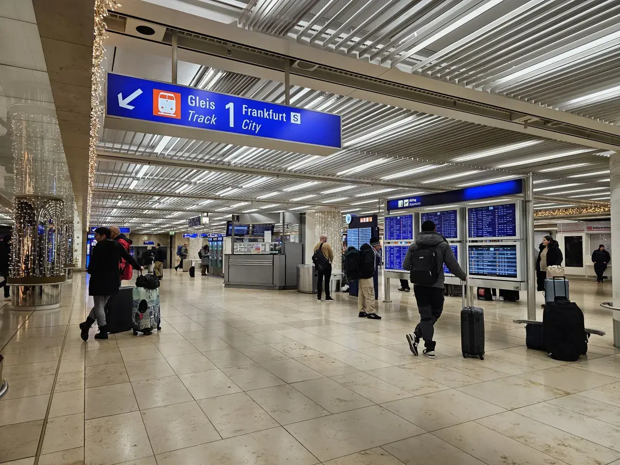 Jak łatwo poruszać się po lotnisku we Frankfurcie - poradnik dla każdego