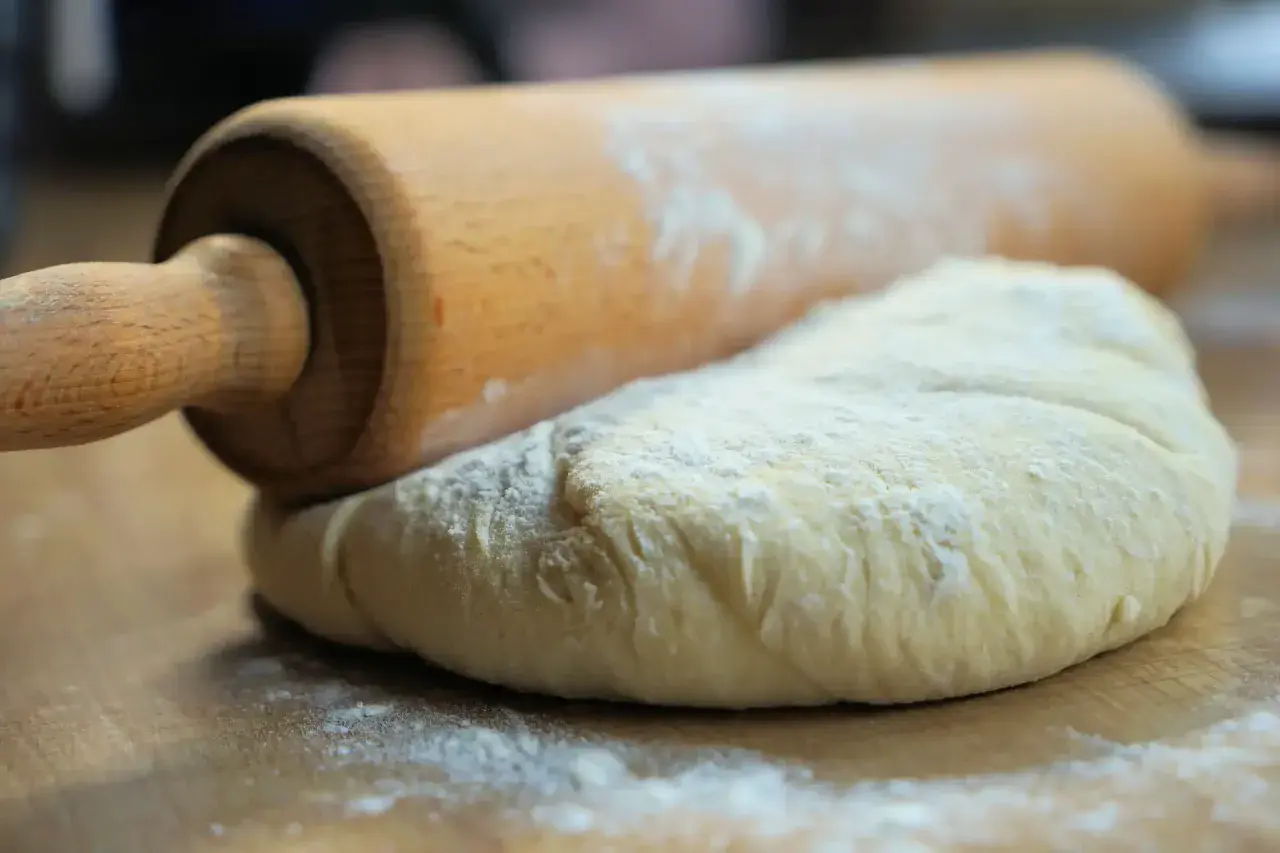 Jak przechowywać ciasto na pizzę, aby uniknąć zepsucia i marnotrawstwa