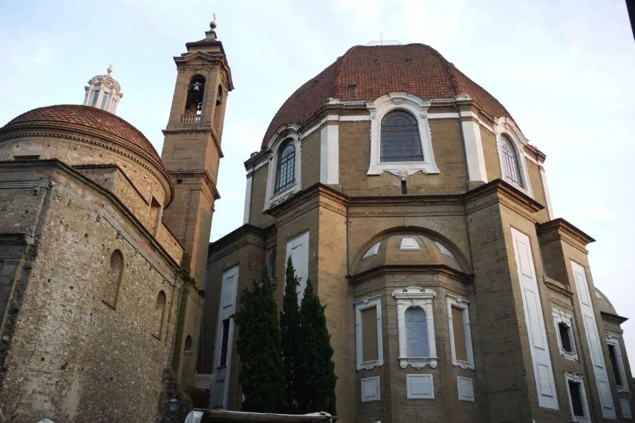 Poznaj wspaniały pałac Medyceuszy: historia i architektura renesansowej perły