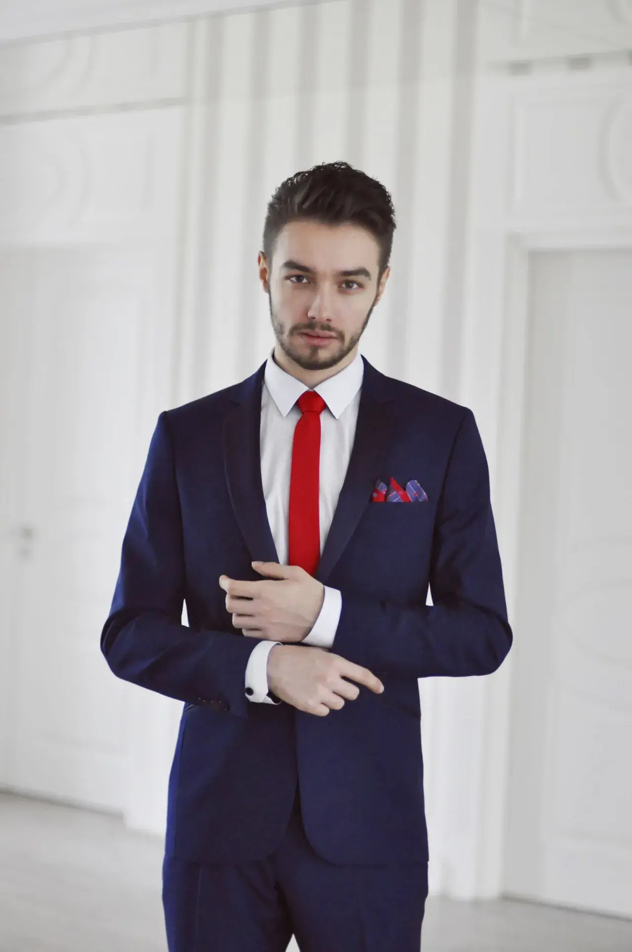 Jaki krawat na studniówkę? 5 niezbędnych wskazówek dla eleganta