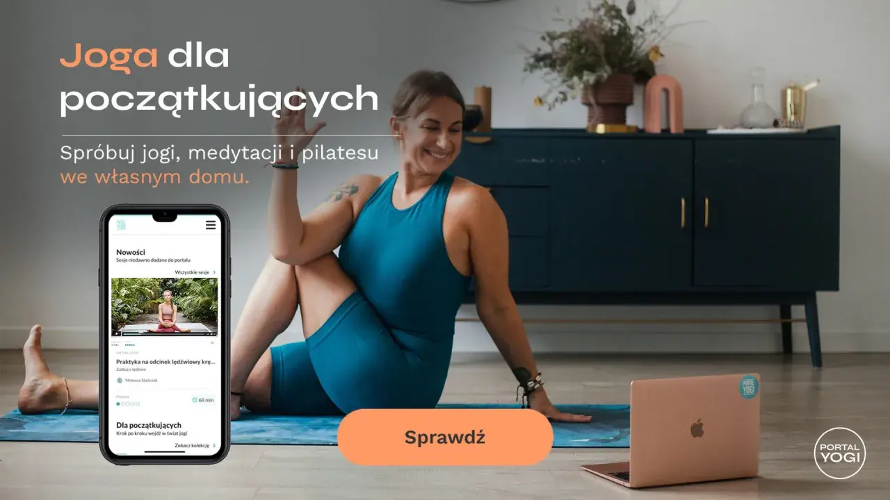 Kobieta ćwiczy jogę w domu. Na ekranie telefonu widać kurs "Joga dla początkujących", który zachęca do spróbowania ćwiczeń.