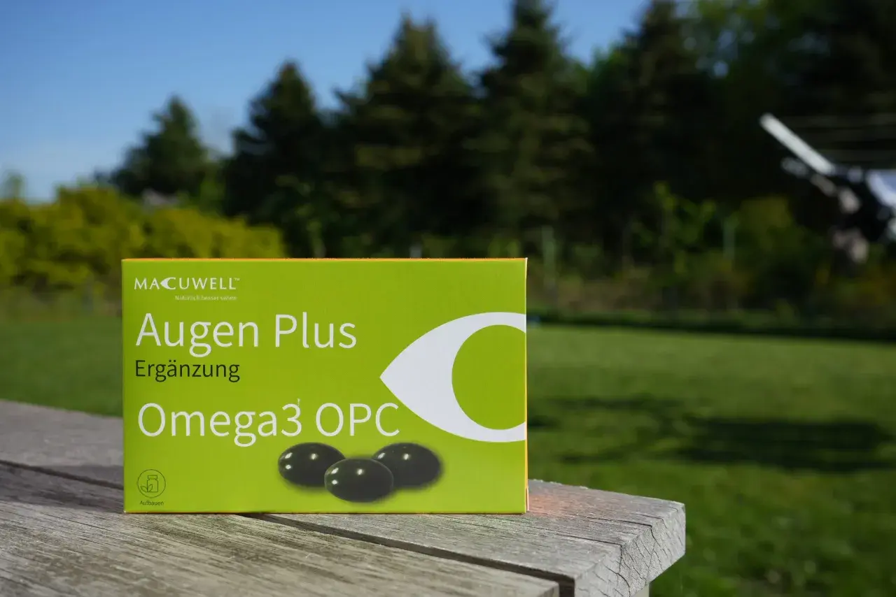 Packung "Augen Plus" mit Omega-3-Fettsäuren zur Unterstützung der Sehkraft.