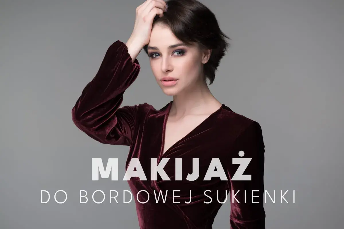 Elegancki makijaż do bordowej sukienki. Kobieta w aksamitnej kreacji z wyrazistym smoky eye i delikatnymi ustami.
