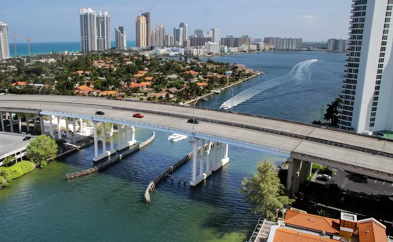 Miami kiedy jechać, aby uniknąć tłumów i wysokich cen?
