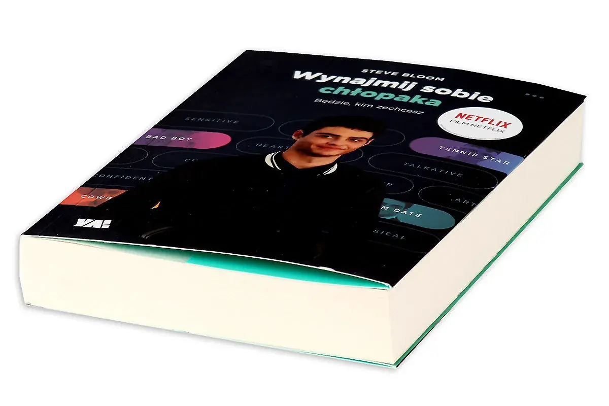 Okładka książki "Wynajmij sobie chłopaka" ze Steve'em Bloomem. Na okładce młody mężczyzna i opcje wyboru: "Bad Boy", "Tennis Star", "Talkative".