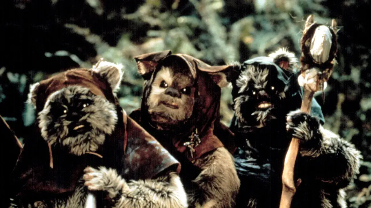 Ewoki z Gwiezdnych Wojen: Kim są futrzane misie i co kupić?